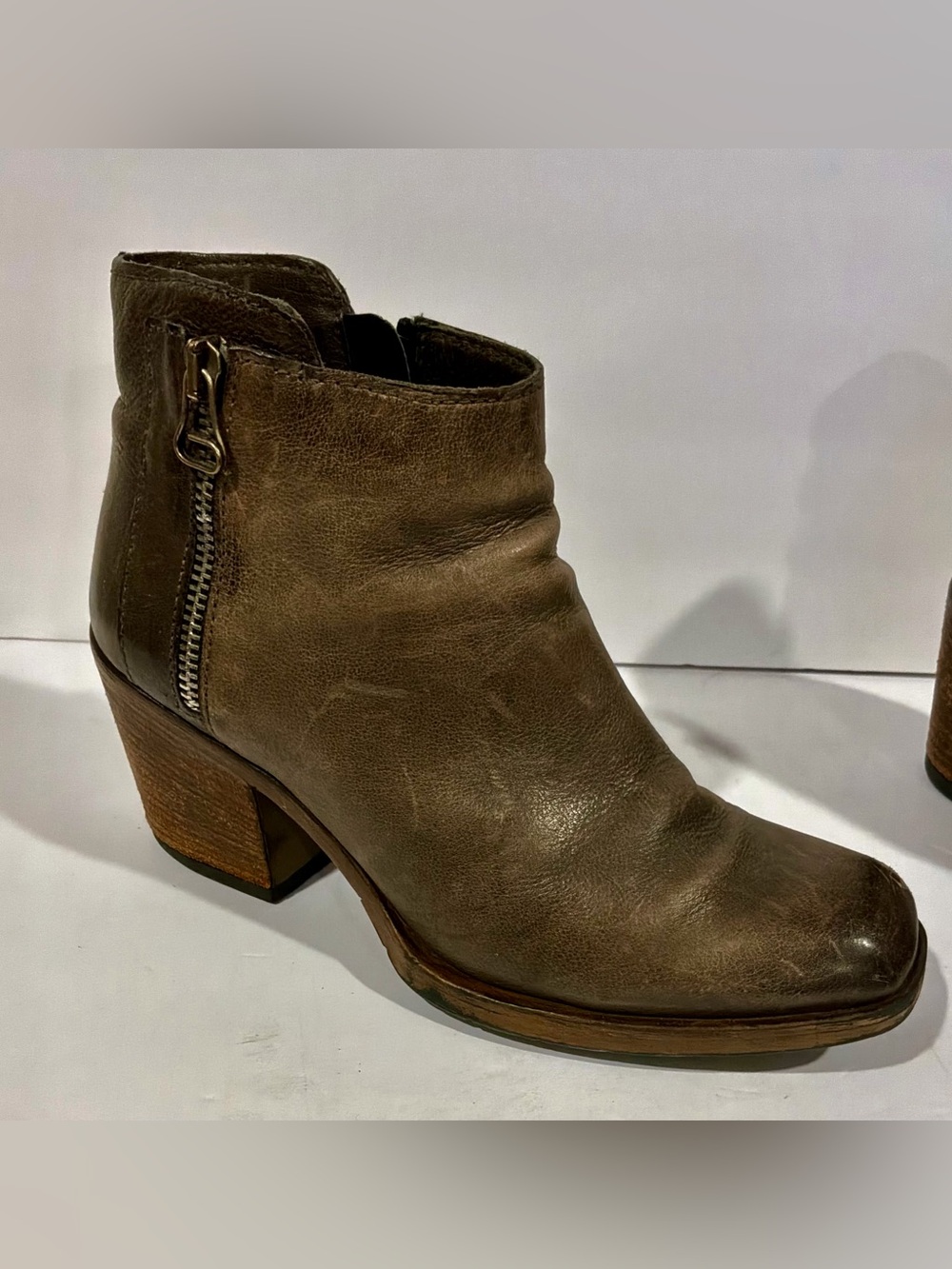 MJUS… Leather Ankle Boot